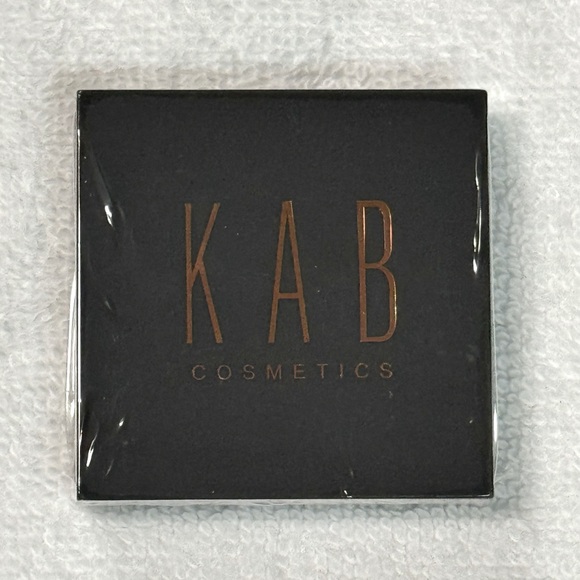 KAB COSMETICS Deep Smoke Mini Quad Eyeshadow 4g BRAND NEW/SEALED - Picture 2 of 3